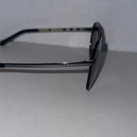 Burberry Aviator Sunglasses - Picture 10 of 15